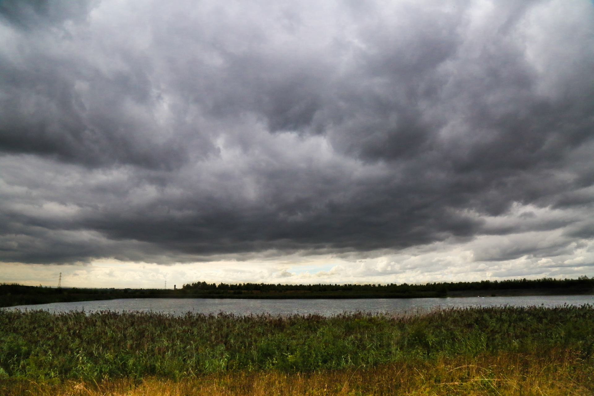 What I believe might be referred to as "roiling" clouds at Fairburn