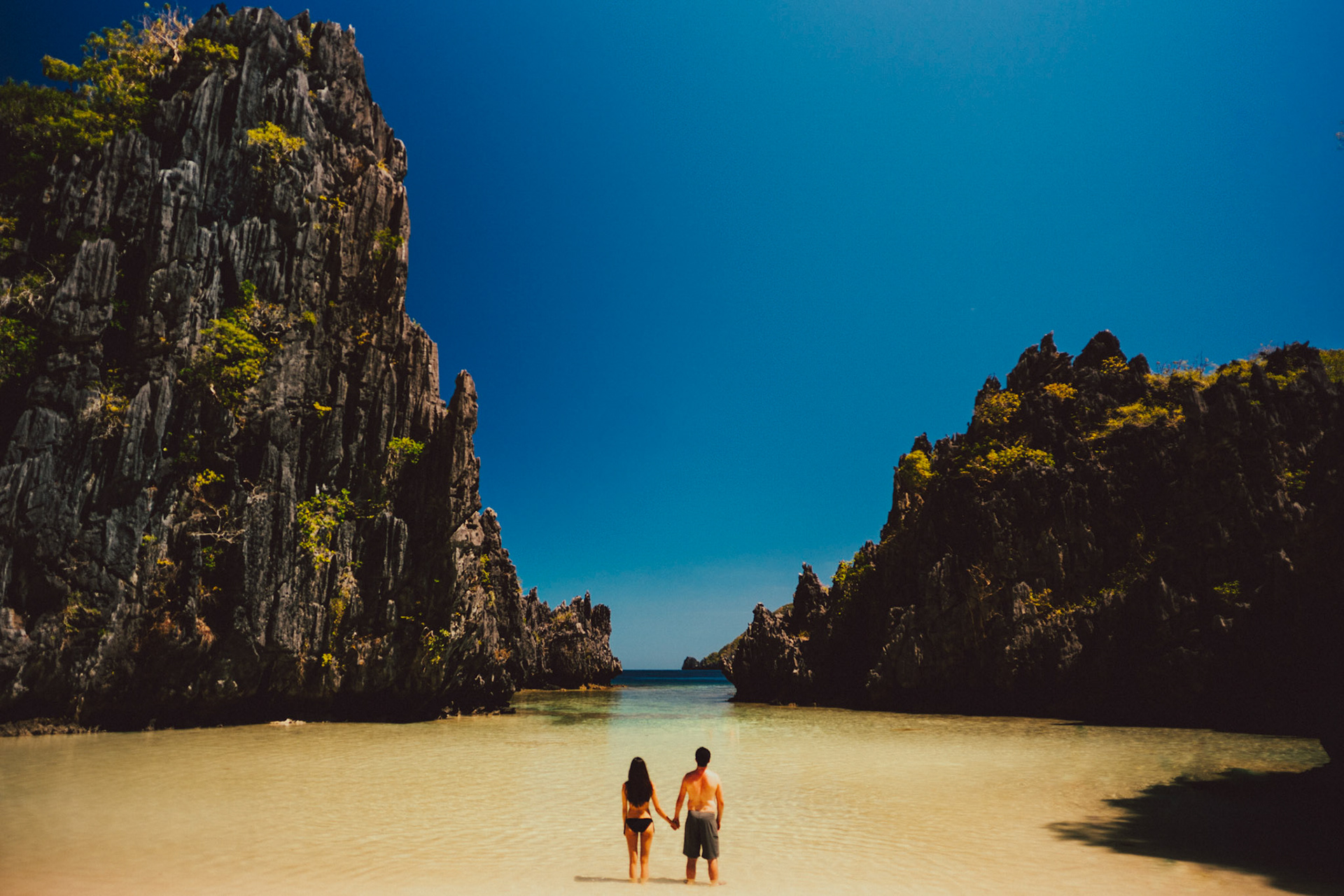 Honeymoon adventure couple photo shoot in Hidden Beach, Matinloc Island, El Nido, Palawan, Philippines, Southeast Asia, March 2020, Sony A7III.