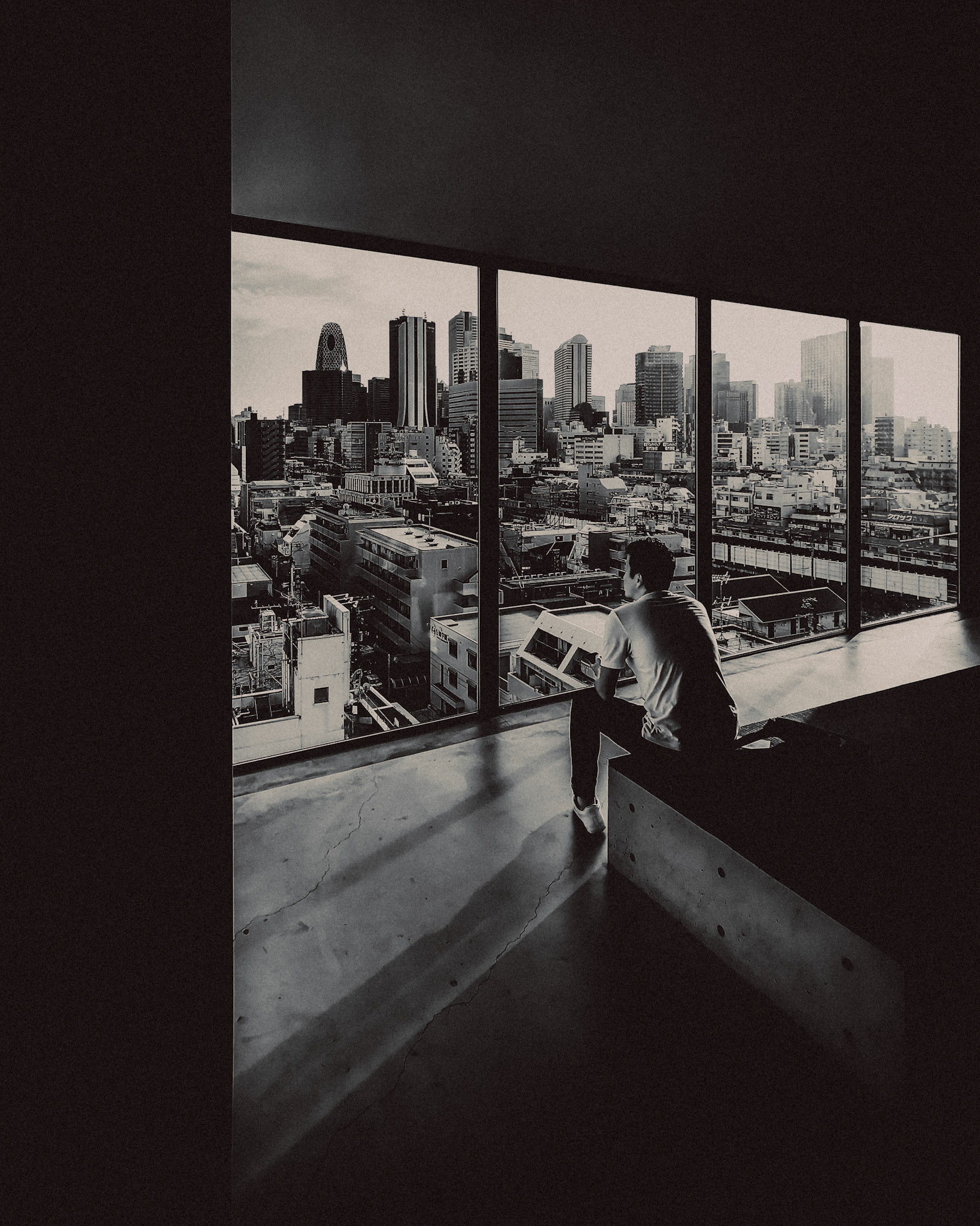 Motion blur in one of Shibuya's side streets, Tokyo, Japan, October 2019, Huawei P30 Pro.