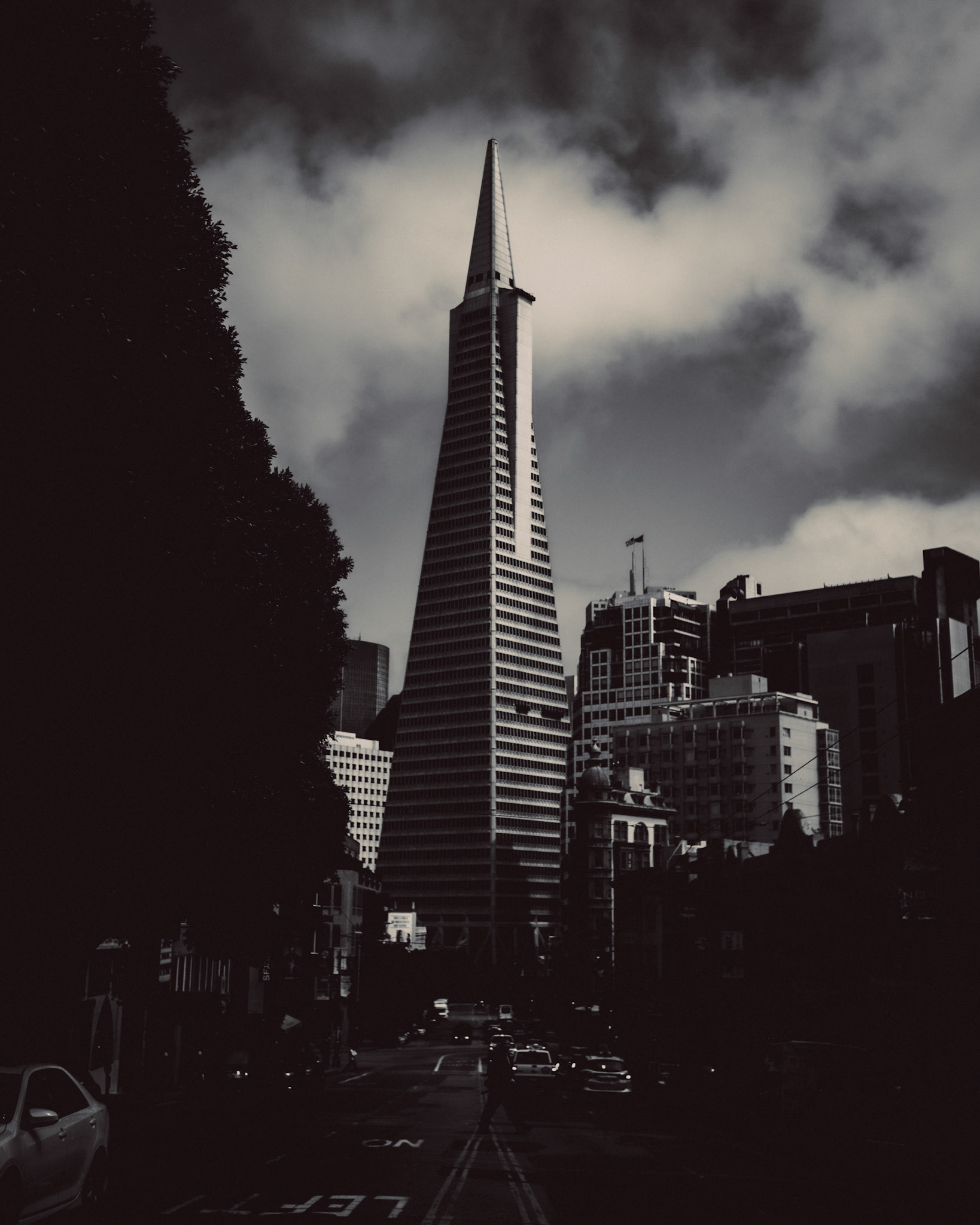 The Transamerica Pyramid from Chinatown, San Francisco, California, USA, June 2016, Leica M.