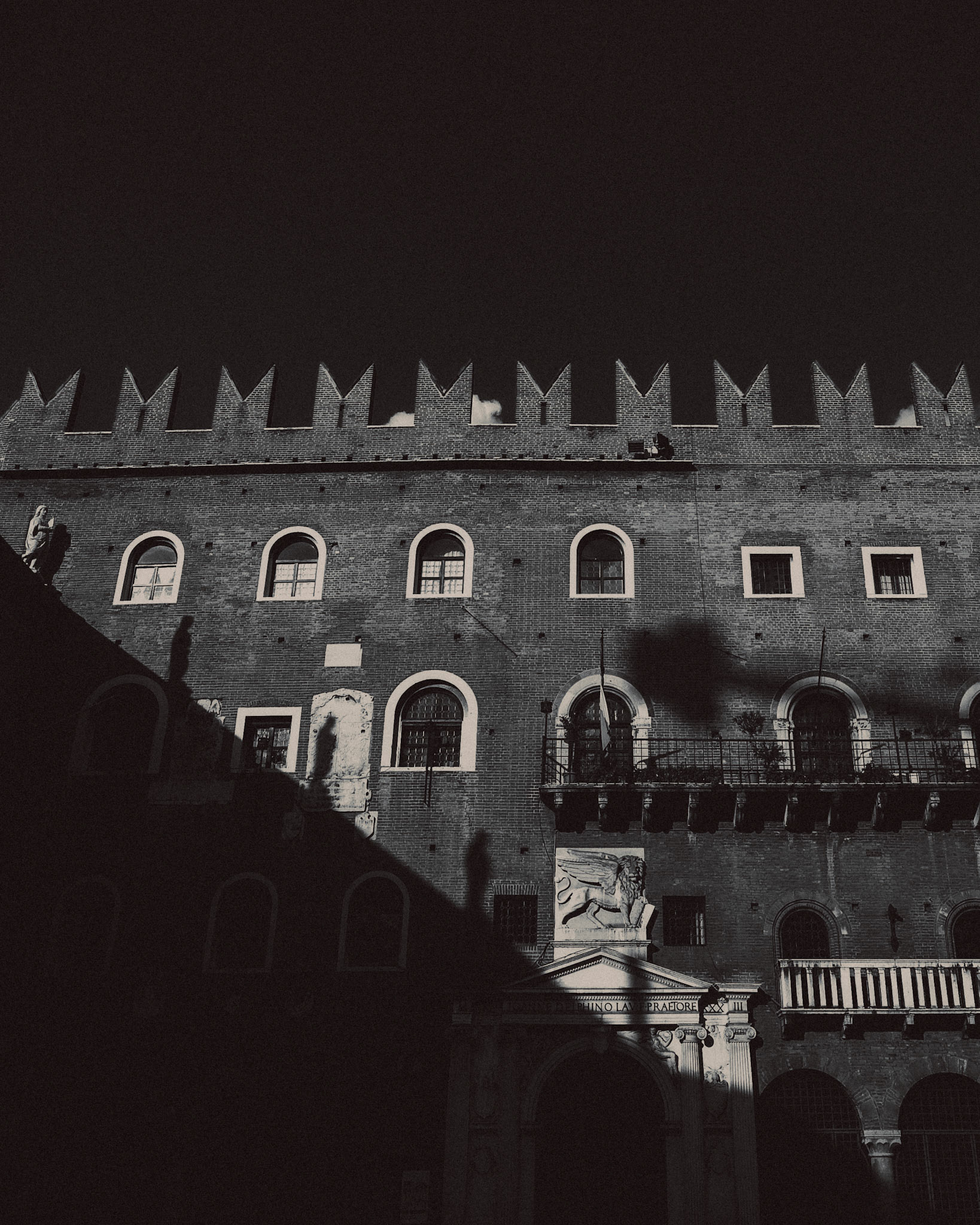 "Substance. Shadows.", Verona, Italy, September 2017, Huawei Mate 9 Pro.