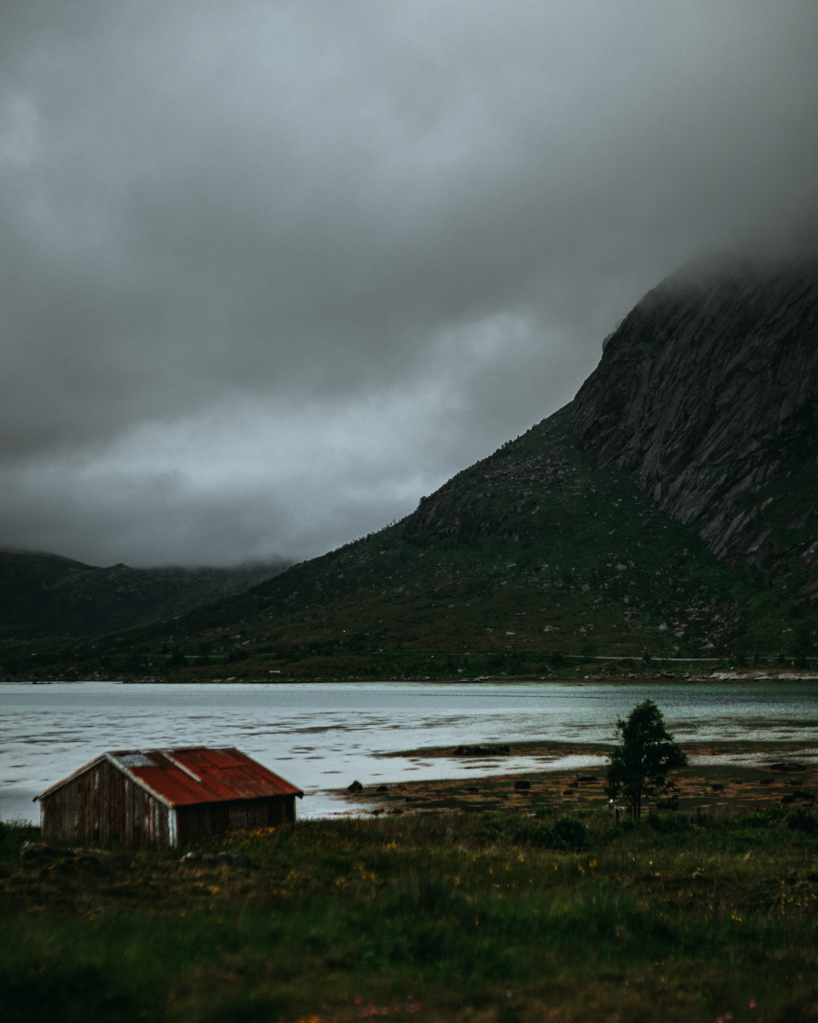 A lone Nordic cottage in Napp, Lofoten Islands, Norway, July 2016, Sony A7RII.