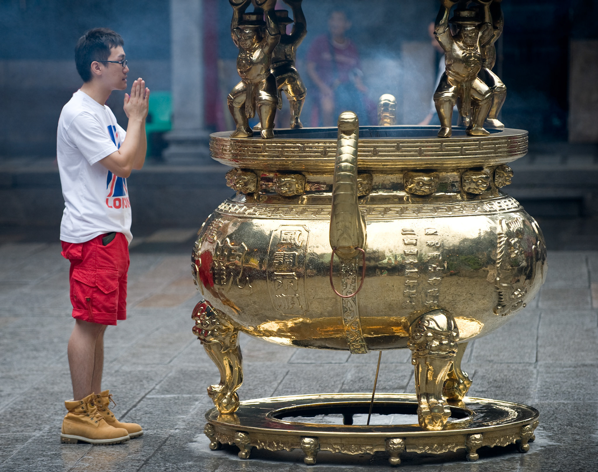 Longshan Temple - Incence