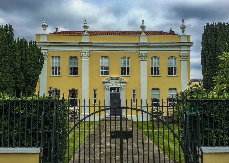 The Naked Beauty, Woodford