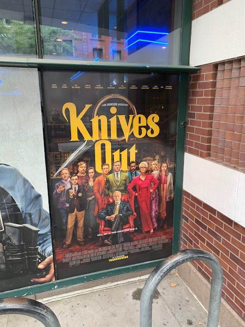 Lions Gate - Knives Out