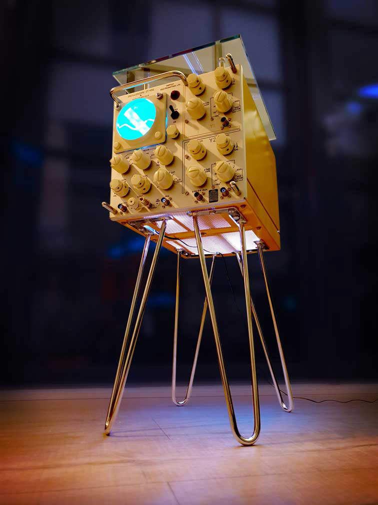 Upcycled Retro Oscilloscope Table Lamp