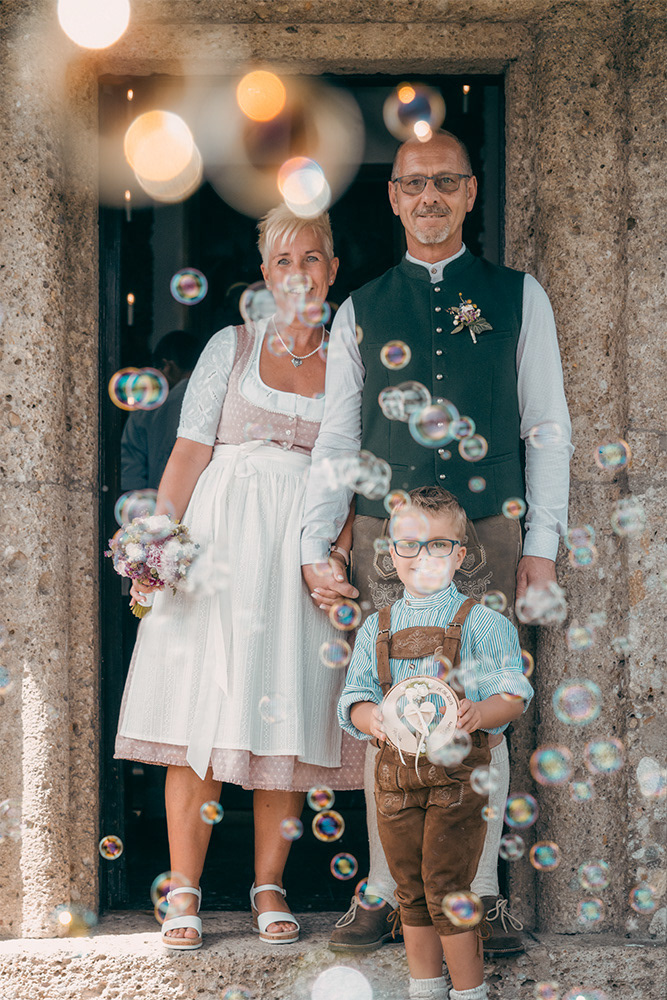 Hochzeit_Stille_Nacht_Kapelle_Hochzeitsfotograf_Thomas_Traschwandtner_Tau_Light_Media