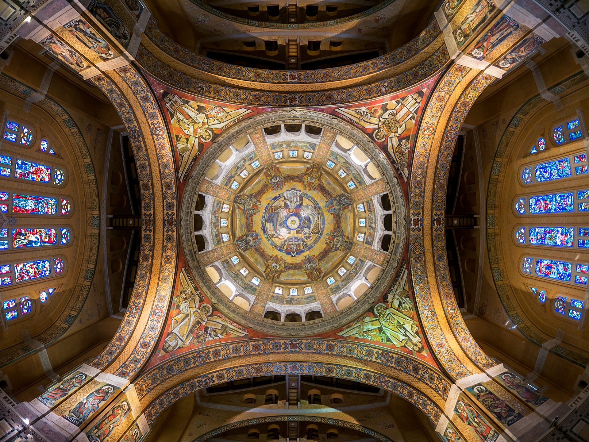 Dach der Kirche von Lisieux