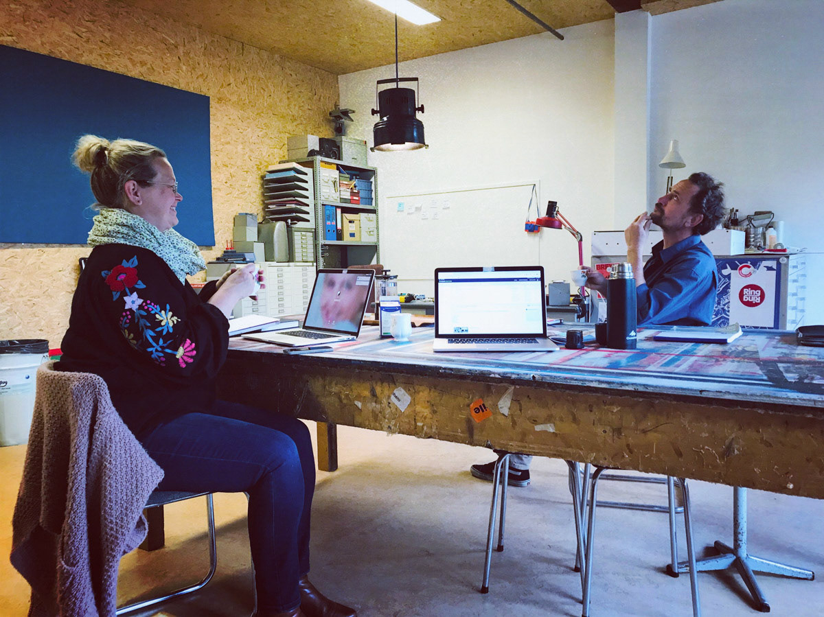 Sandra en Arjan hard aan het werk