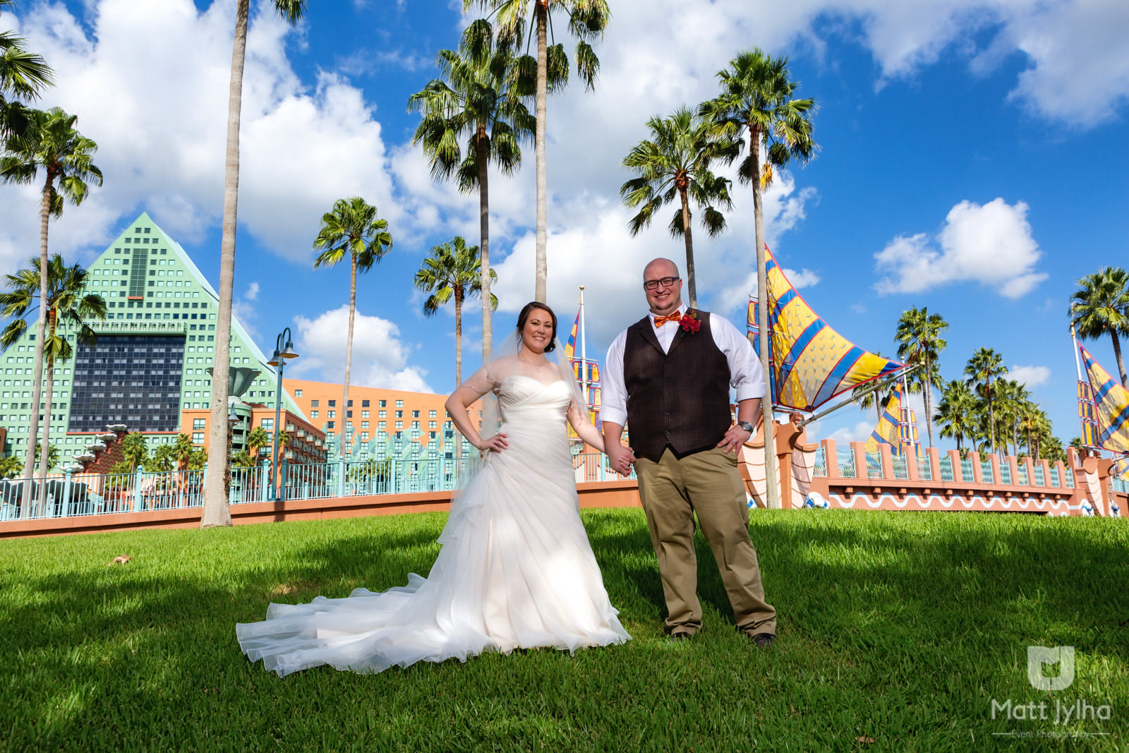 Photographer Matt Jylha Disney Swan Wedding Emily Matthew