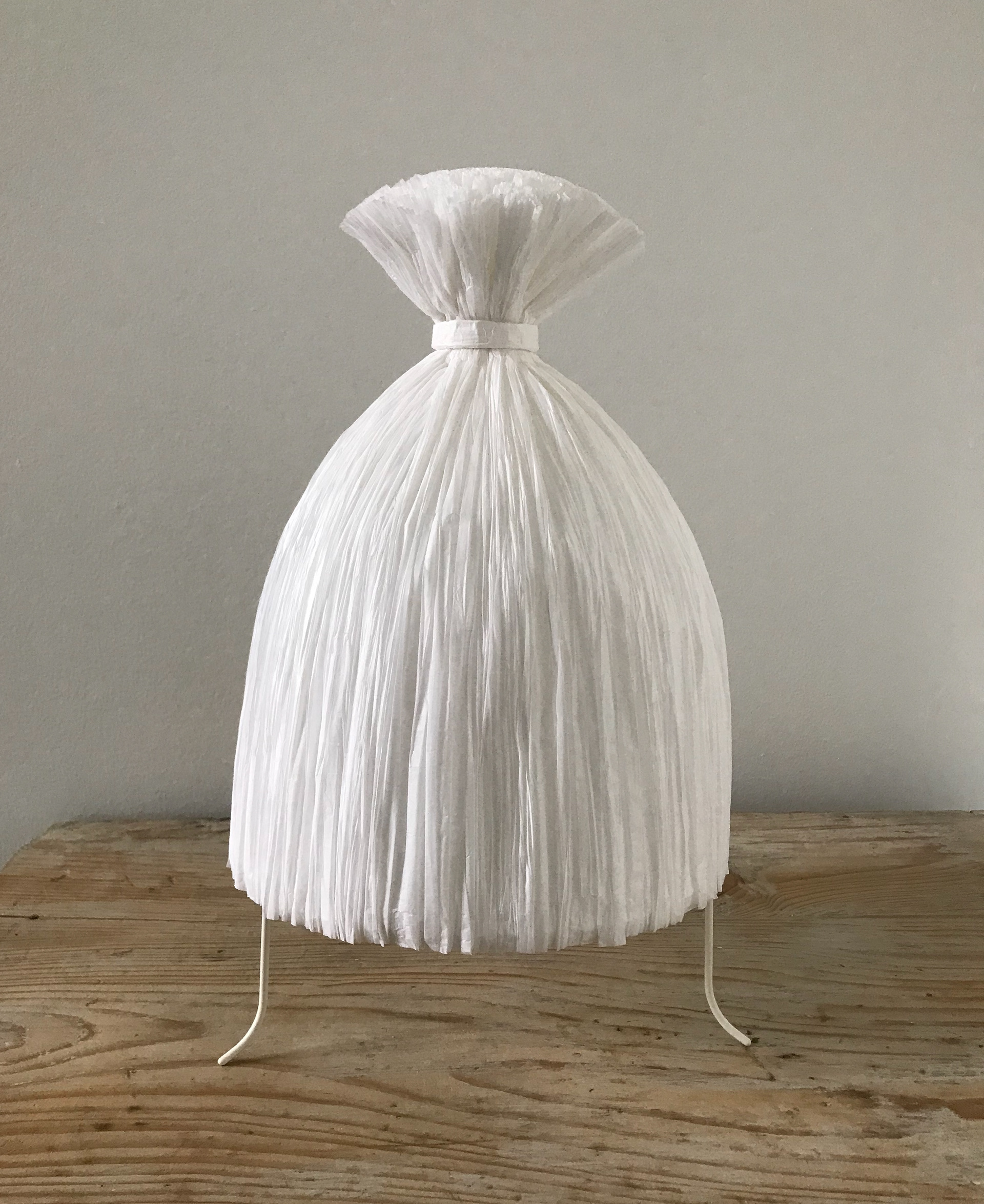Sculpture lumineuse 'Ajoupa' 40 x 28cm - Papier de soie - 480€