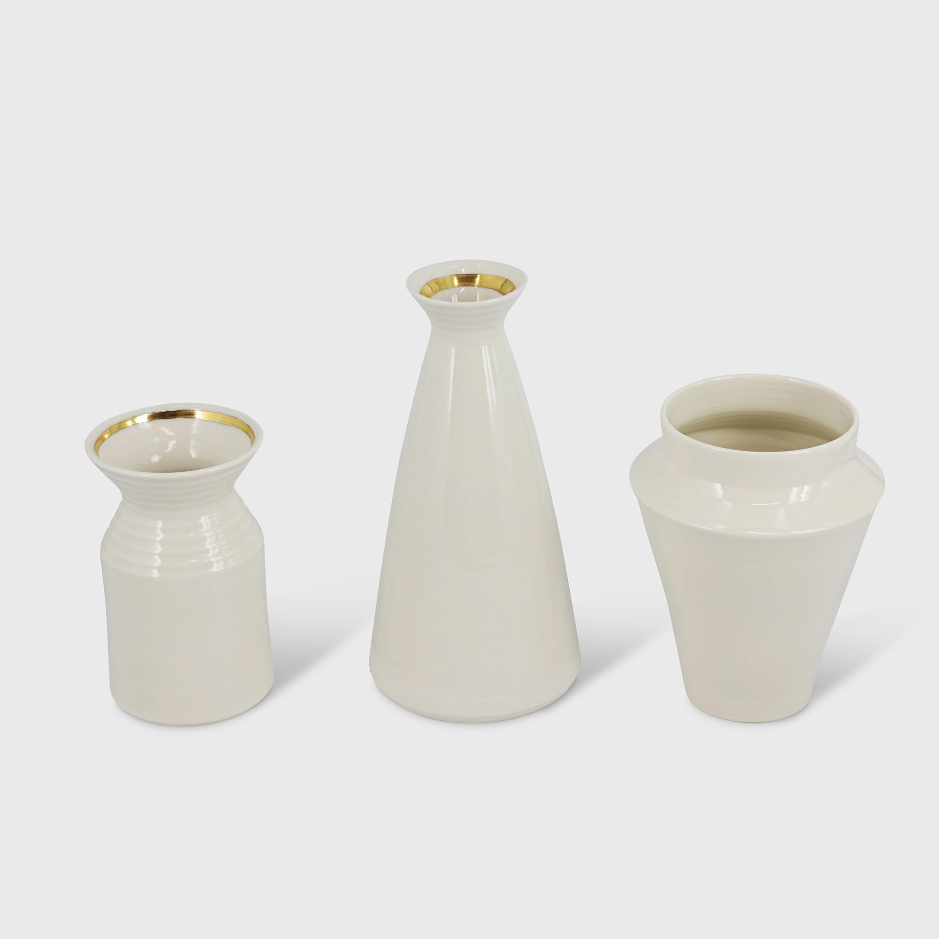 Vase, différents modèles - Porcelaine & or - 42€ / 54€ / 68e