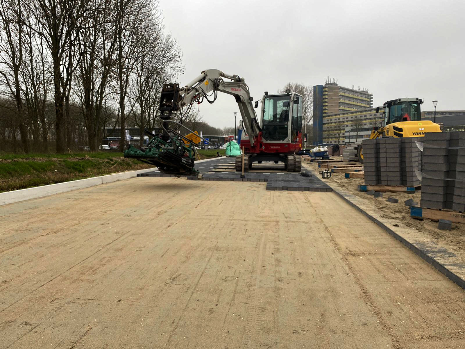 Verhallen Grondverzet straatwerk - machinaal bestraten