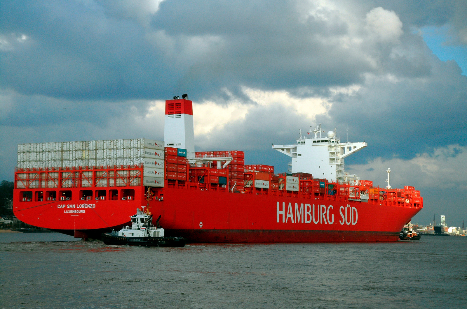 Photo of a big Hamburg Sud ship