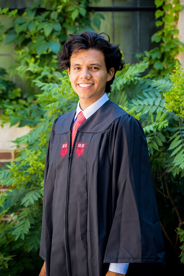 Ryan Gareis - Graduation Pic - uchicago