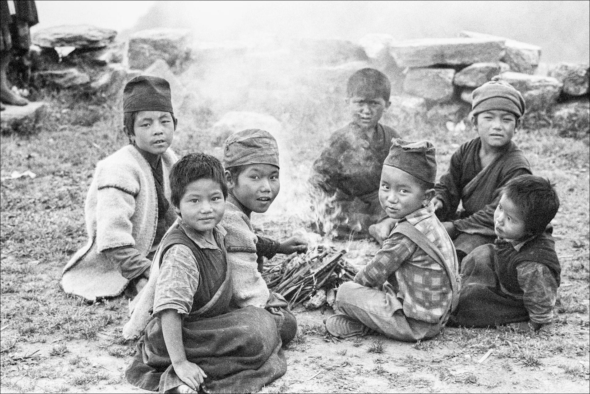 (L-R) Pasang Themba Shangba (33(; Sumjho Chiawa 312); Hrenzen Chiawa (306); Zangmu Shangba (289); Singi Ghale (296); Kendo Hlamu Chiawa (310); Tsiring Doma (27)