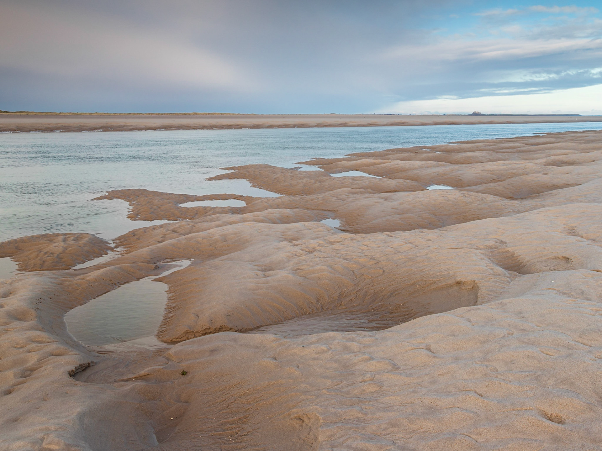 Tidal sculpture. Budle bay.