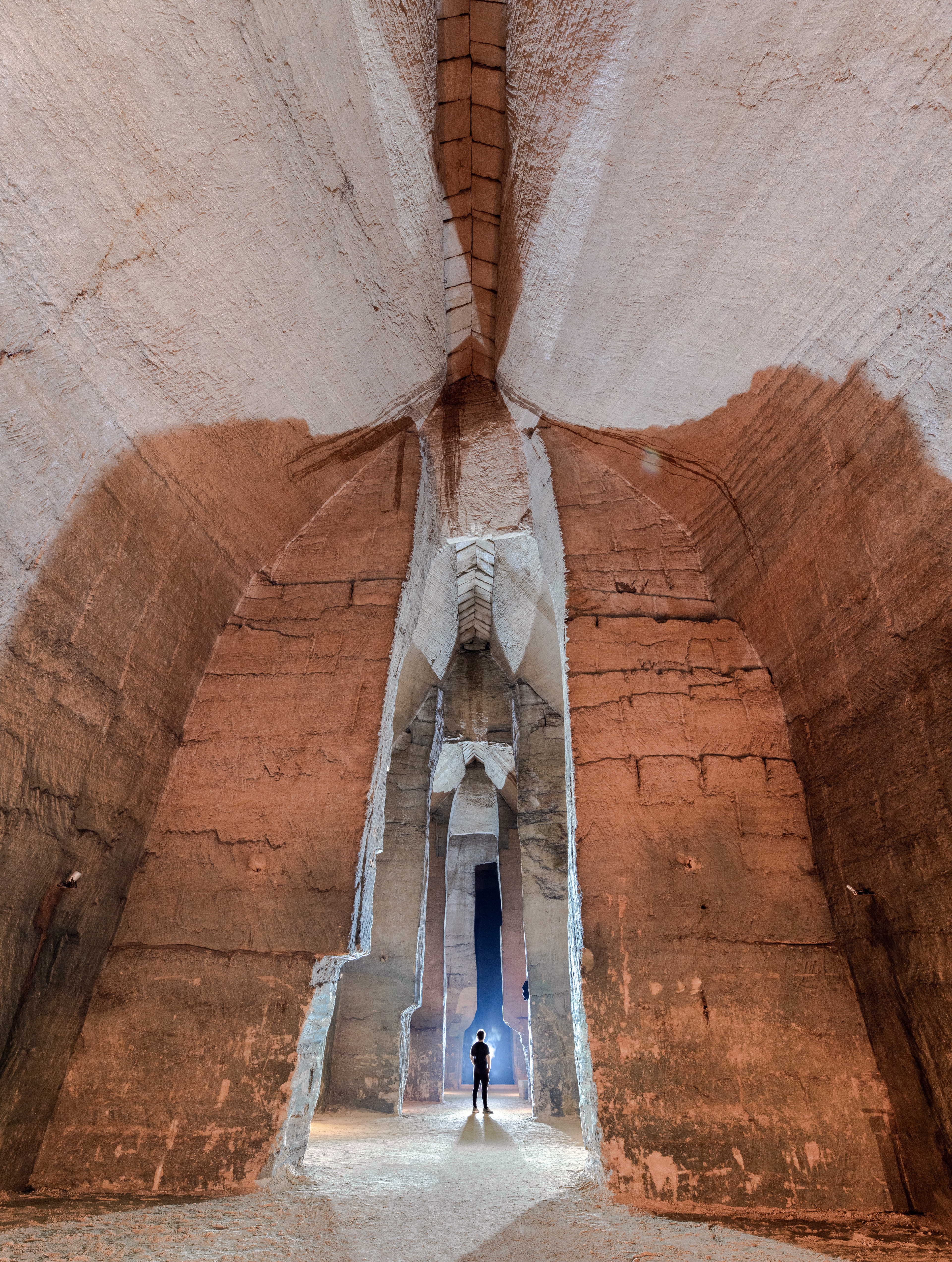 Cathédrale souterraine dans une carrière de faluns