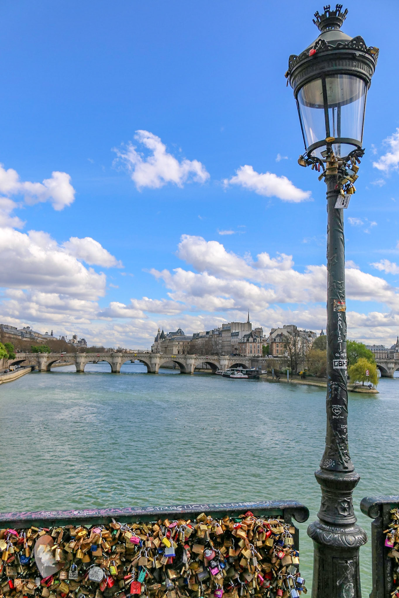 Ref. 1284 - Vista da Ponte das Artes, sob o rio Senna - Paris, França, 2012.