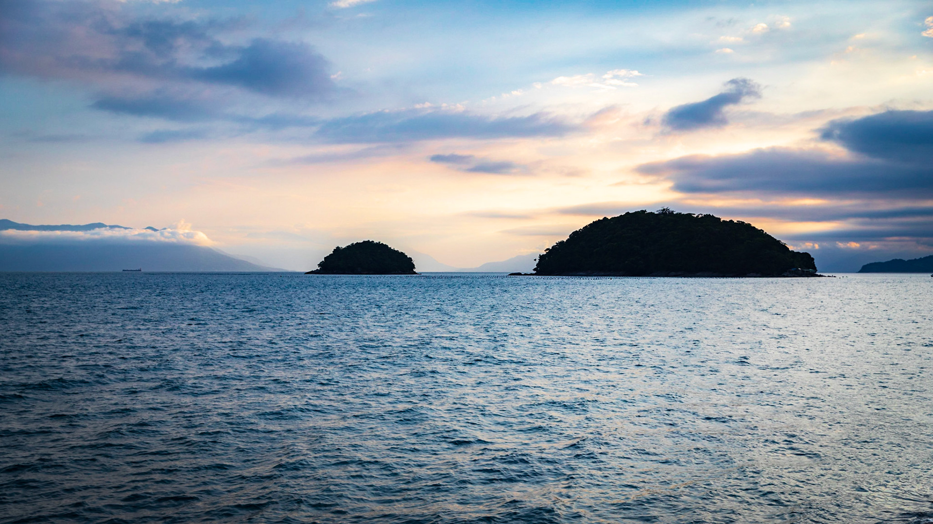 Final de Tarde na praia da Cocanha, Caraguatatuba.