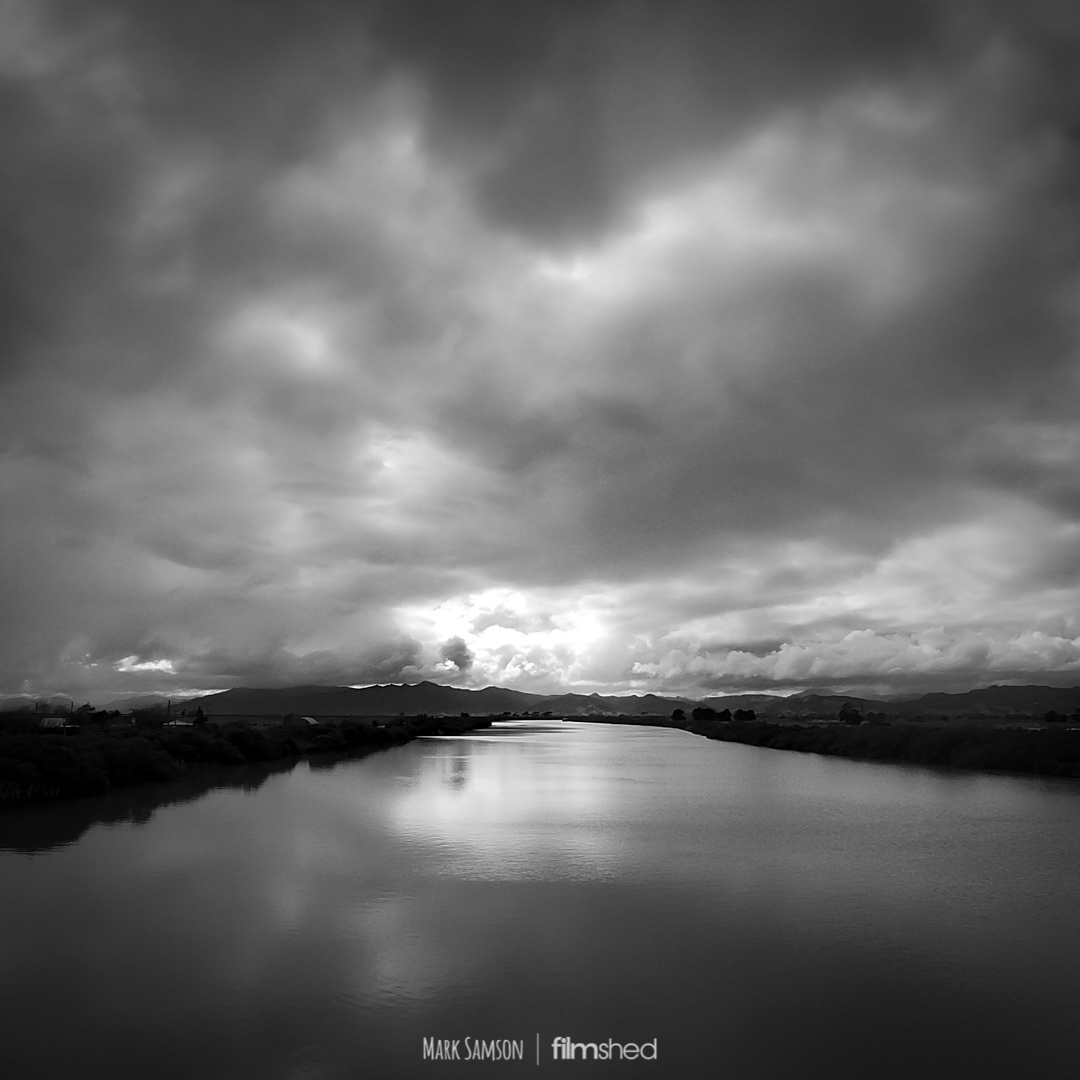 PIAKO RIVER BW