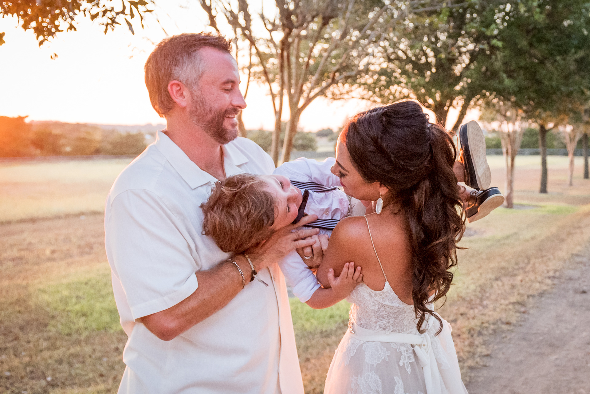 Wedding Day Photos taken in Brenham, TX by Wedding Photographer Aaron Resop @ permavista ranch & resort, Brenham, TX 77833