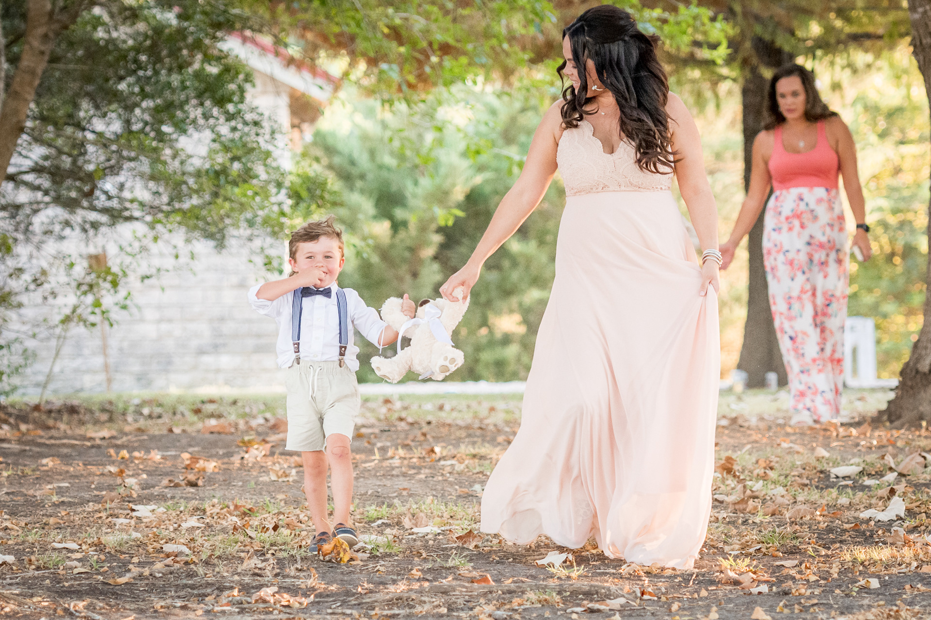 Wedding Day Photos taken in Brenham, TX by Wedding Photographer Aaron Resop @ permavista ranch & resort, Brenham, TX 77833