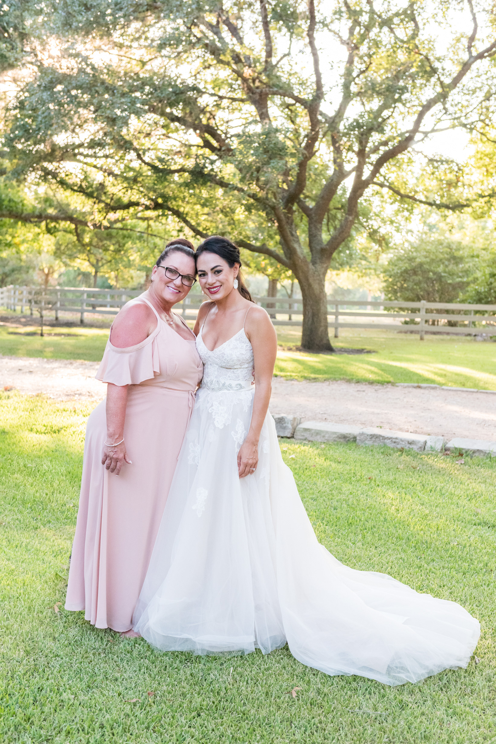 Wedding Day Photos taken in Brenham, TX by Wedding Photographer Aaron Resop @ permavista ranch & resort, Brenham, TX 77833