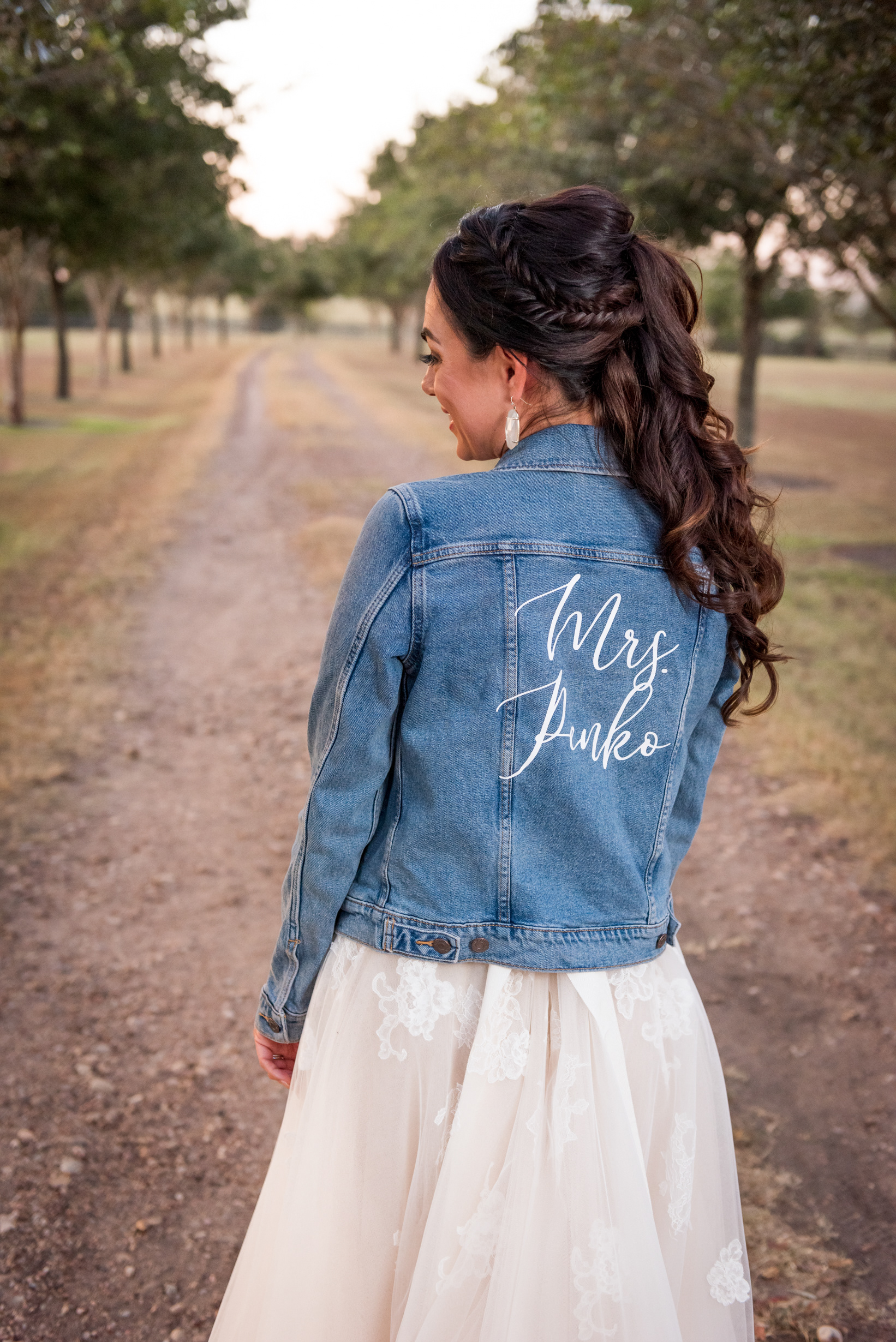 Wedding Day Photos taken in Brenham, TX by Wedding Photographer Aaron Resop @ permavista ranch & resort, Brenham, TX 77833