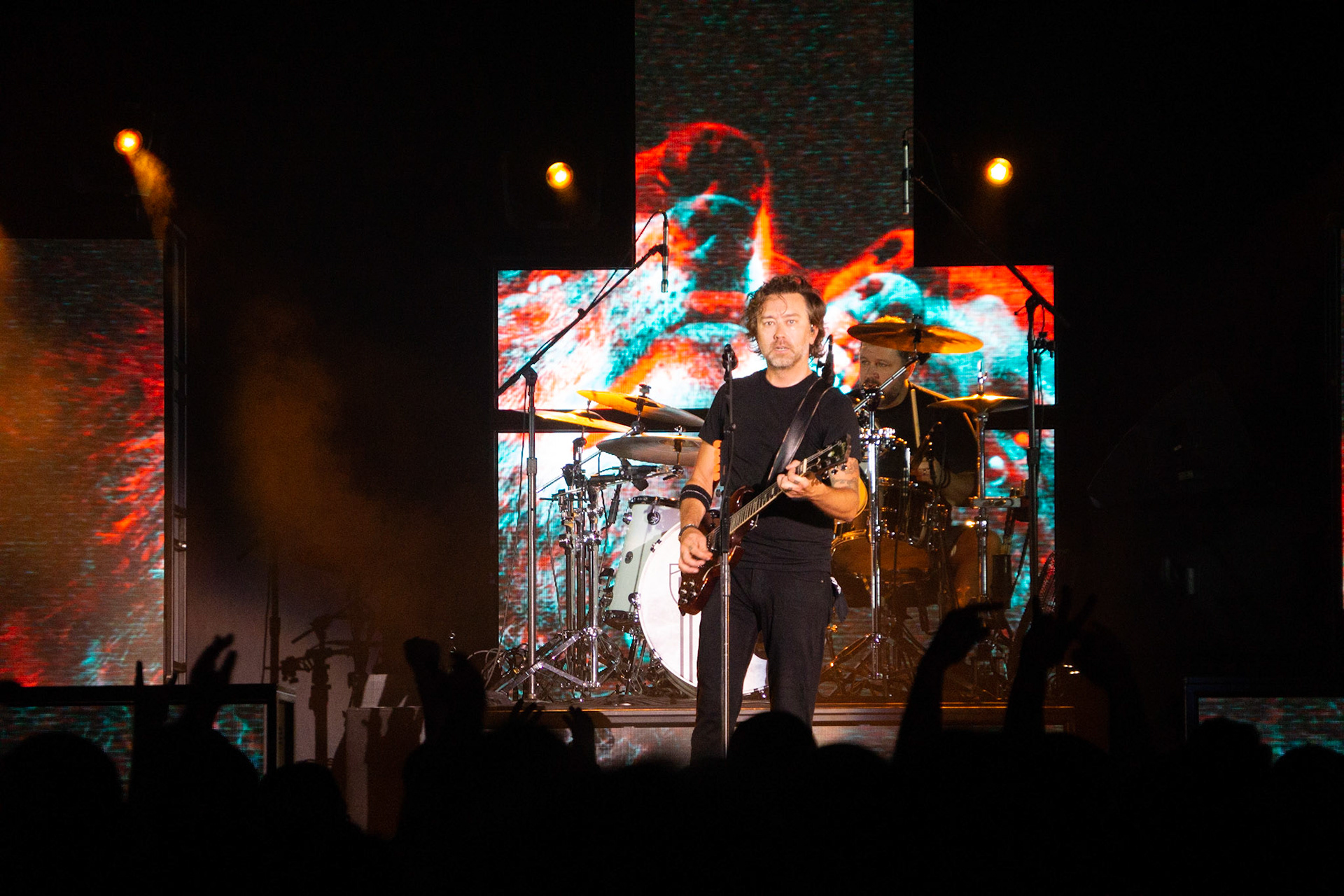 RISE AGAINST