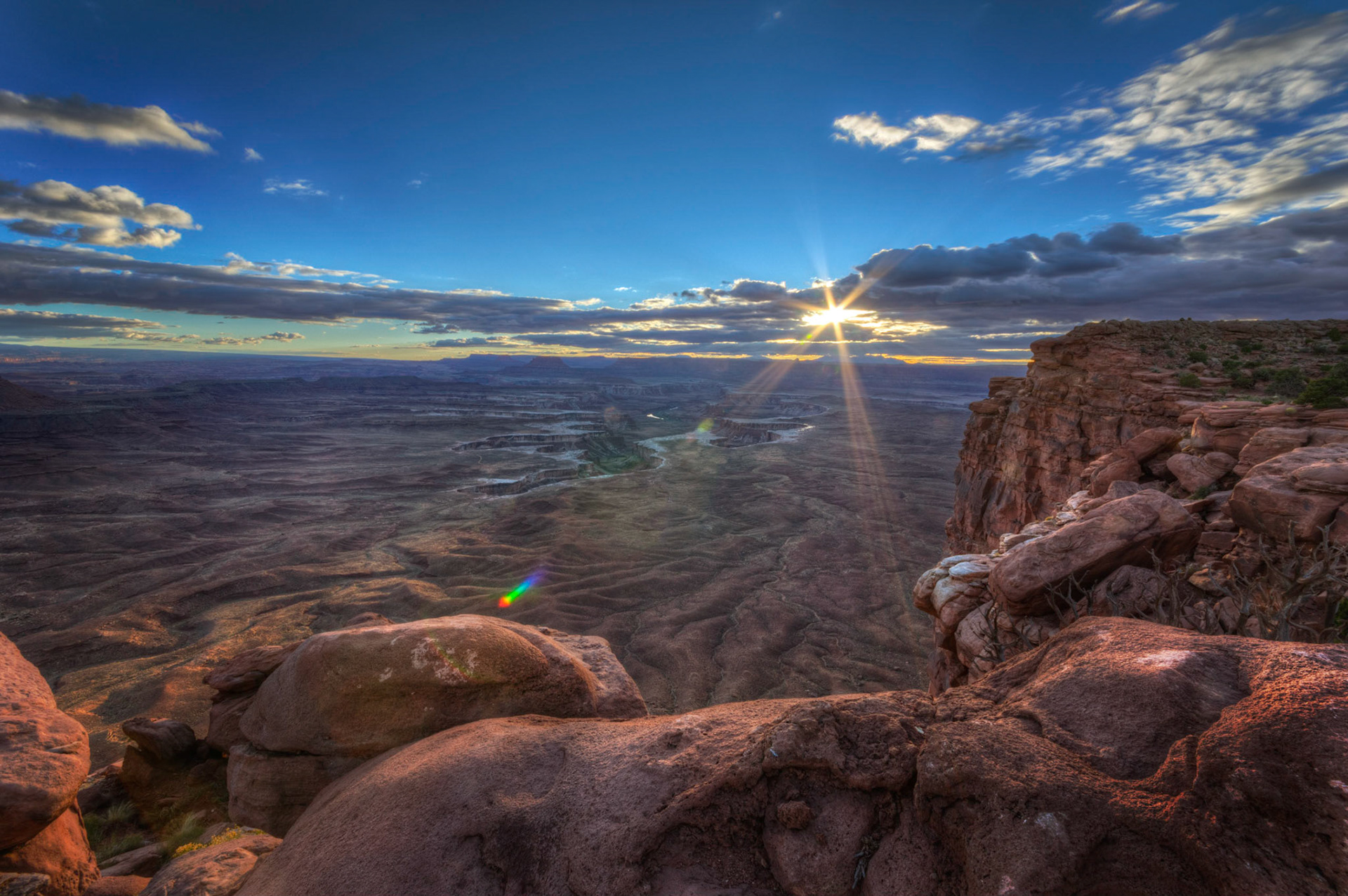 Shortly before sunset at the Green River Overlook.Canyonlands National Park3 November 2014This is an HDR image consisting of 5 exposures merged in Photomatix Pro. Additional processing in Lightroom and Photoshop.PENTAX K-3, Sigma 10-20mm f/4-5.6 EX DCISO 100 10 mm  ¹⁄₁₅ sec at ƒ / 18Prints of my work are available from my website at http://www.fingolfinphoto.comFollow me on Facebook at http://www.facebook.com/fingolfinphoto or http://www.facebook.com/pesterleAlso, http://500px.com/pesterle   http://www.flickr.com/photos/fingolfinphoto