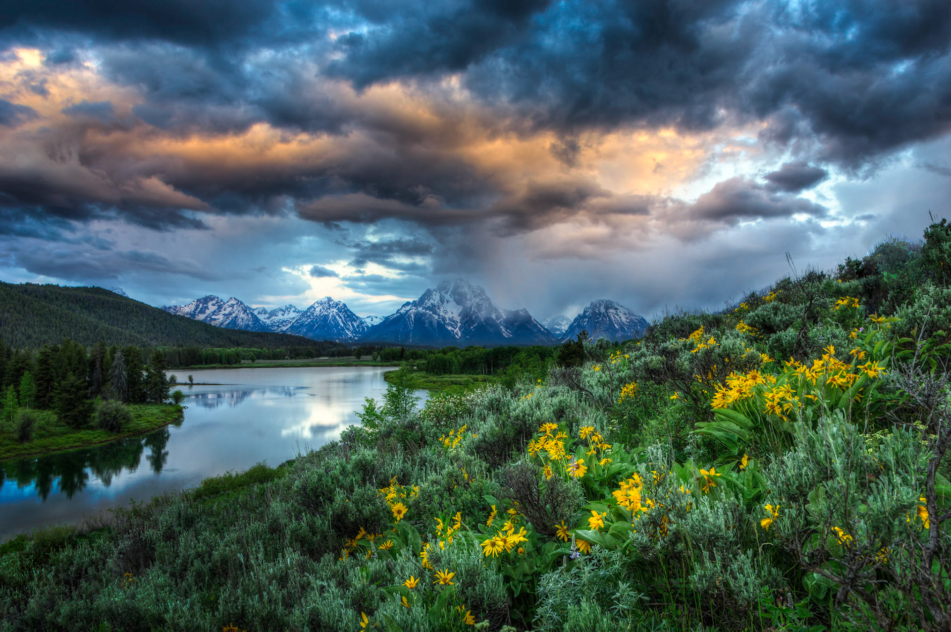 Oxbow Bend, a little bit before sunrise.Grand Teton National Park16 June 2014PENTAX K-3, Sigma 18-250mm f/3.5-6.3 DC OS HSMISO 100 18 mm  0.4 sec at ƒ / 11Prints of my work are available from my website at http://www.fingolfinphoto.comFollow me on Facebook at http://www.facebook.com/fingolfinphoto or http://www.facebook.com/pesterleAlso, http://500px.com/pesterle   http://www.flickr.com/photos/fingolfinphoto