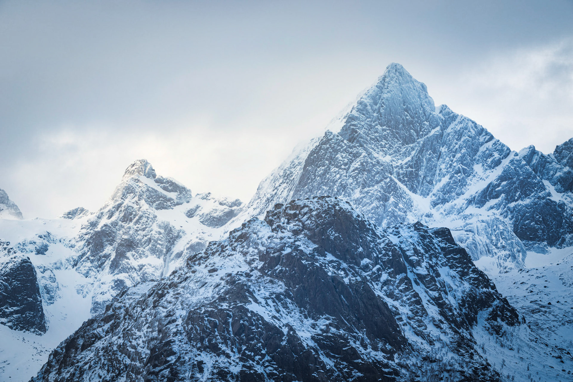 Long lens capture of Stortinden.Vareid, Nordland, NorwayMarch 19, 2018Pentax K-1, HD PENTAX D FA* 70-200mm F2.8 ED DC AWISO 100 123 mm  ¹⁄₂₅ sec at ƒ / 11