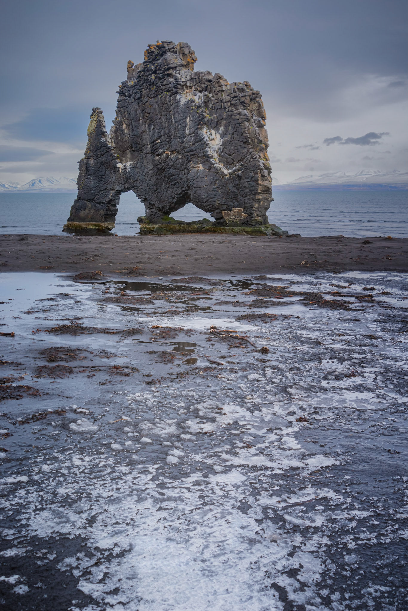 h v i t s e r k u r  17004Norðurland Vestra, IcelandMarch 31, 2019Pentax K-1, TAMRON 28-300mm F3.5-6.3 Ultra zoom XRISO 200 45 mm  ¹⁄₈₀ sec at ƒ / 11