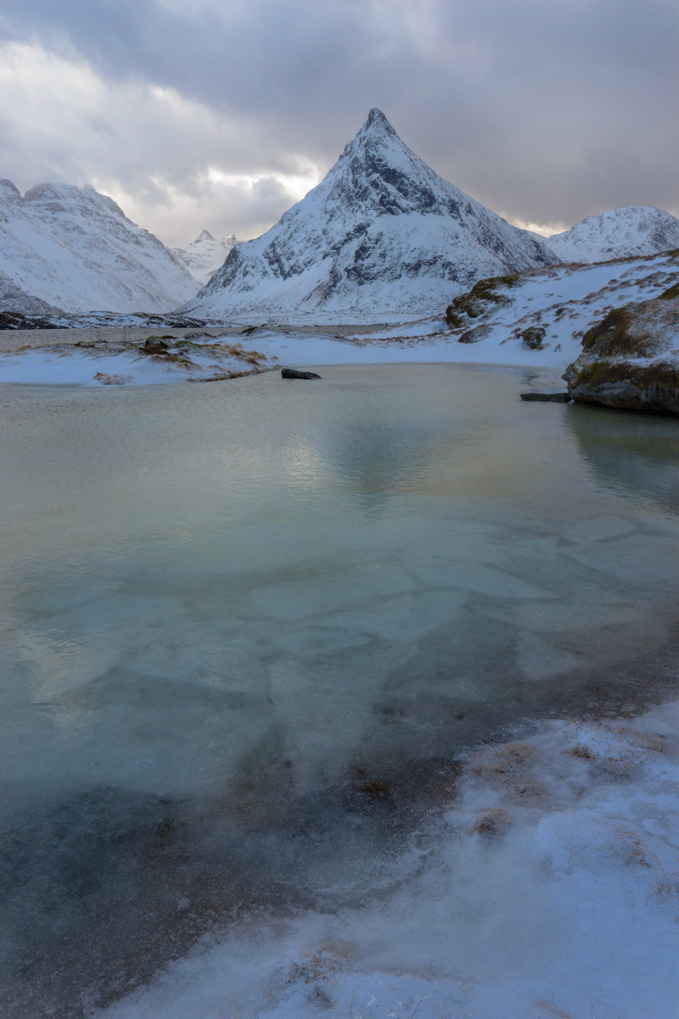 VolandstindenRamberg, Nordland, NorwayMarch 18, 2018PENTAX K-1, HD PENTAX-D FA 15-30mm F2.8ED SDM WRISO 400 26 mm  ¹⁄₁₀₀ sec at ƒ / 16