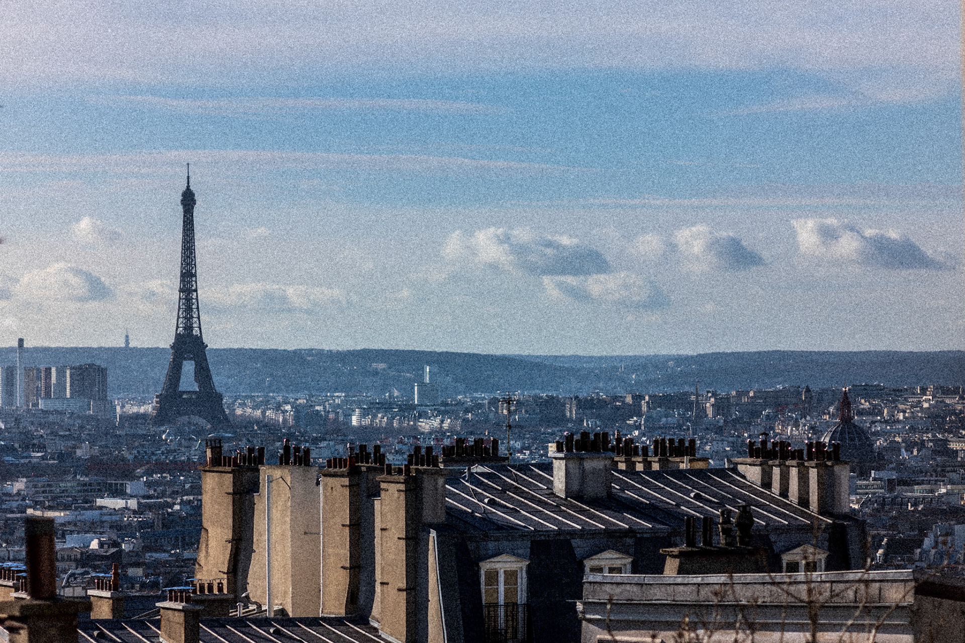 © Pierre Suu 2018  All Rights Reserved .#leica #leicacamera #leicavida #paris #leicaM10#instagood #spring #printemps #artparis #europe #france #parisislove #paris #eiffeltower #hair #photo #photos #photography #photooftheday #day #days #ops #miècadutalacorona #queen #tour #toureiffel #eiffel #tower #francia