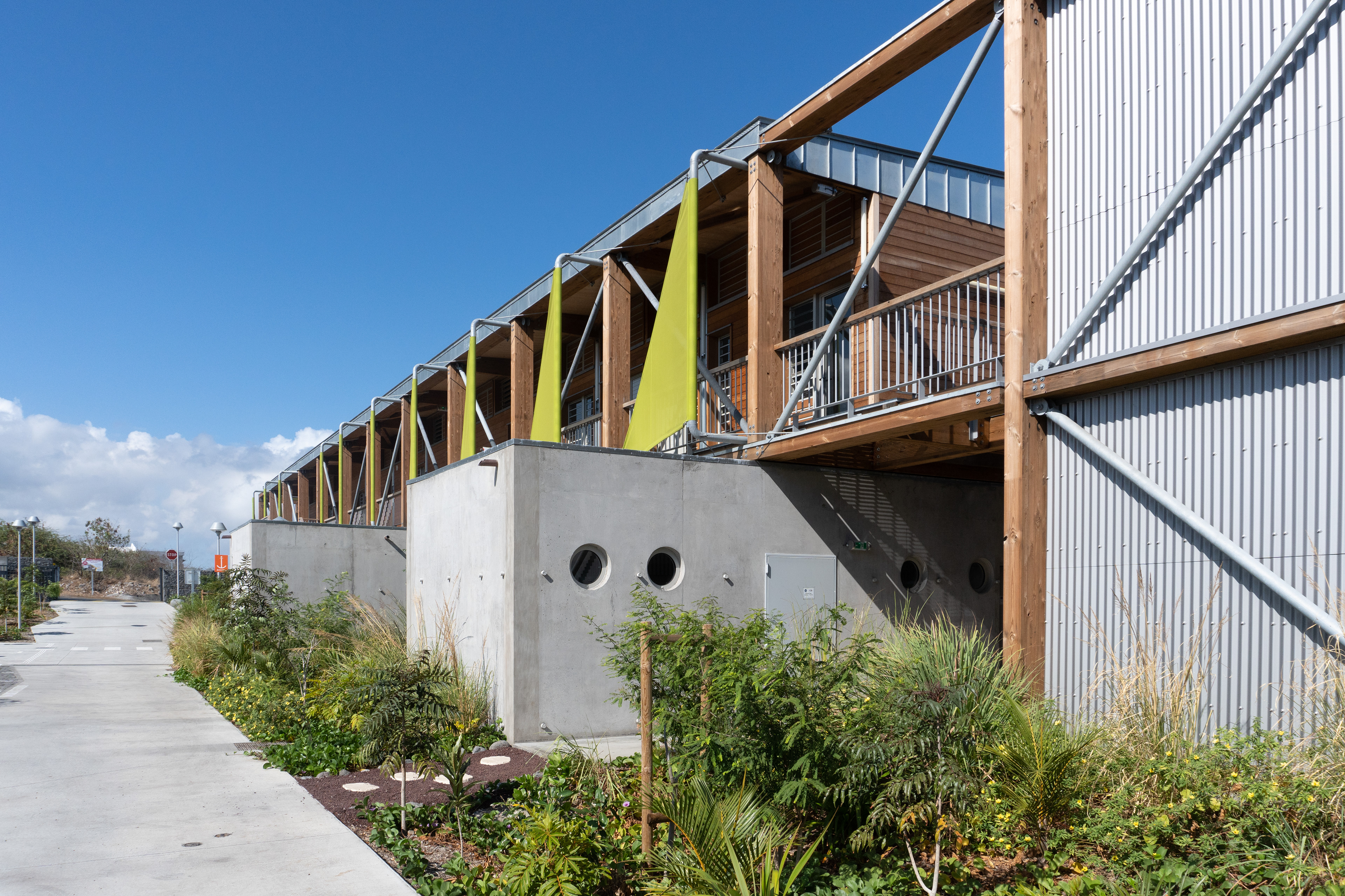 Photographie reportage architecture bioclimatique drone réunion dmsoi port