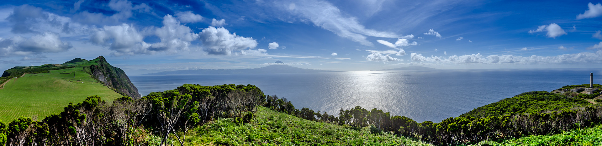 003 Les îles de Pico et Faial, aux açores, vue depuis Sao Jorge