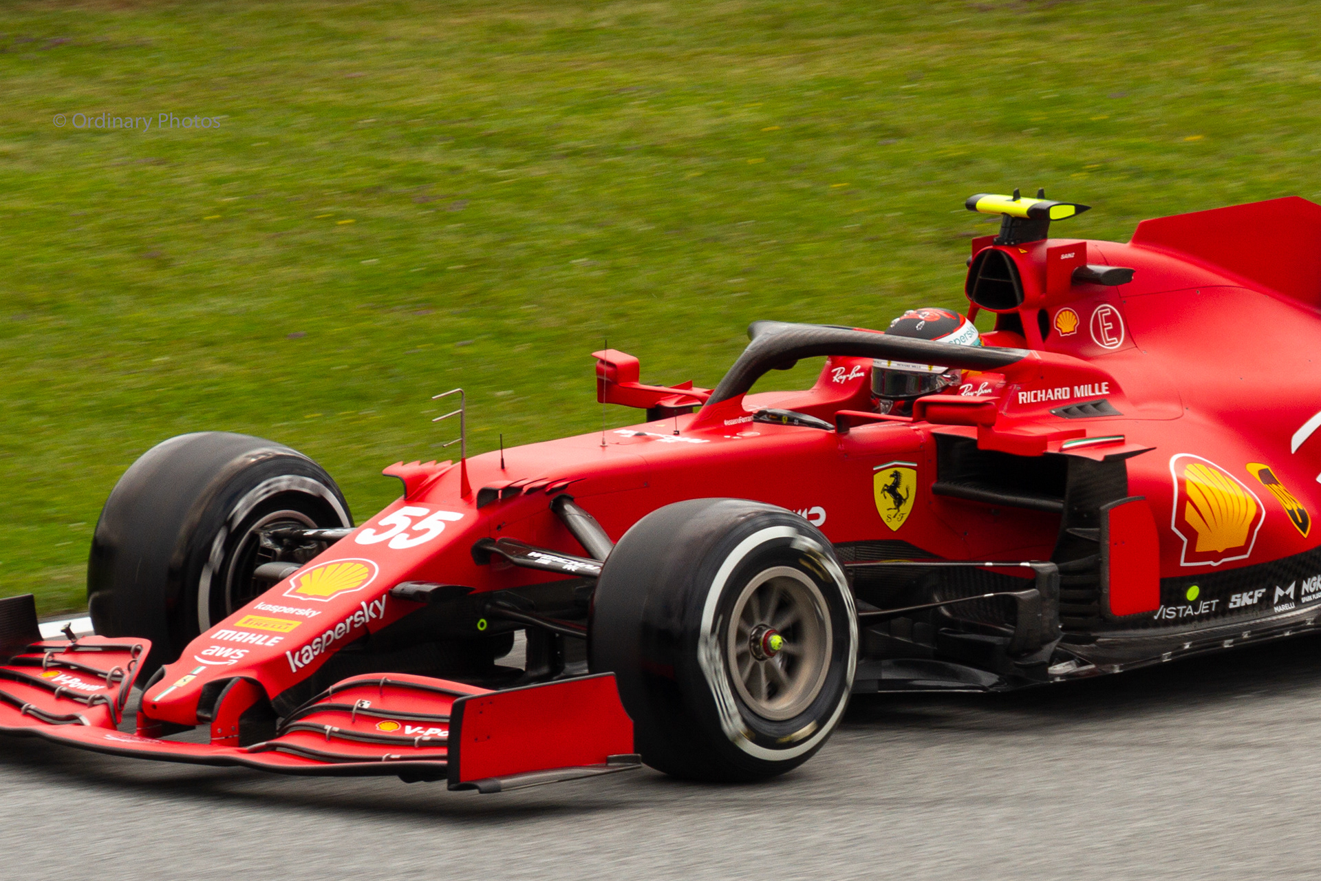 Carlos Sainz in de Ferrari op de Red Bull Ring in Oostenrijk 2021