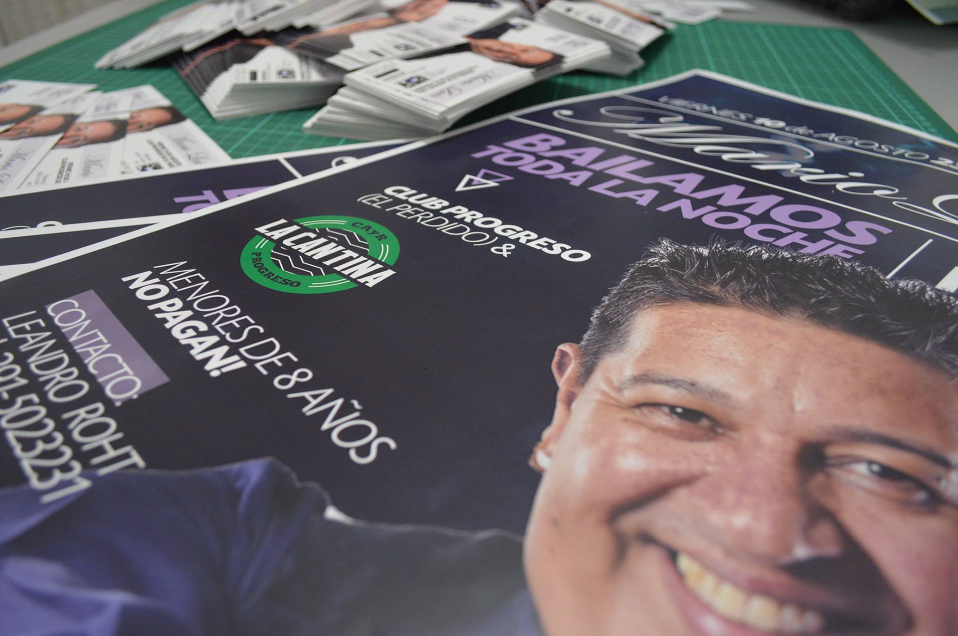 Afiche tipo poster