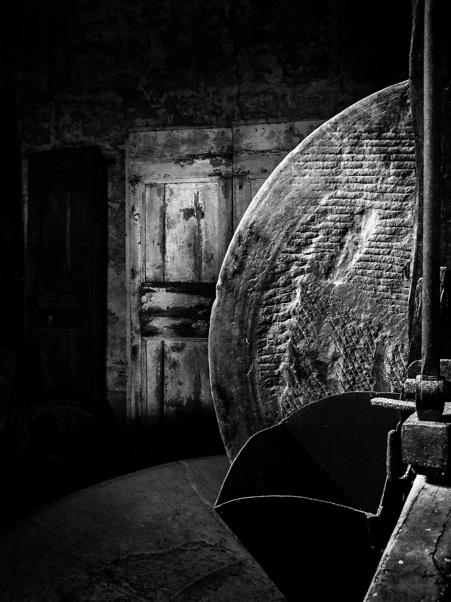 Olive Press - Tuscany Italy