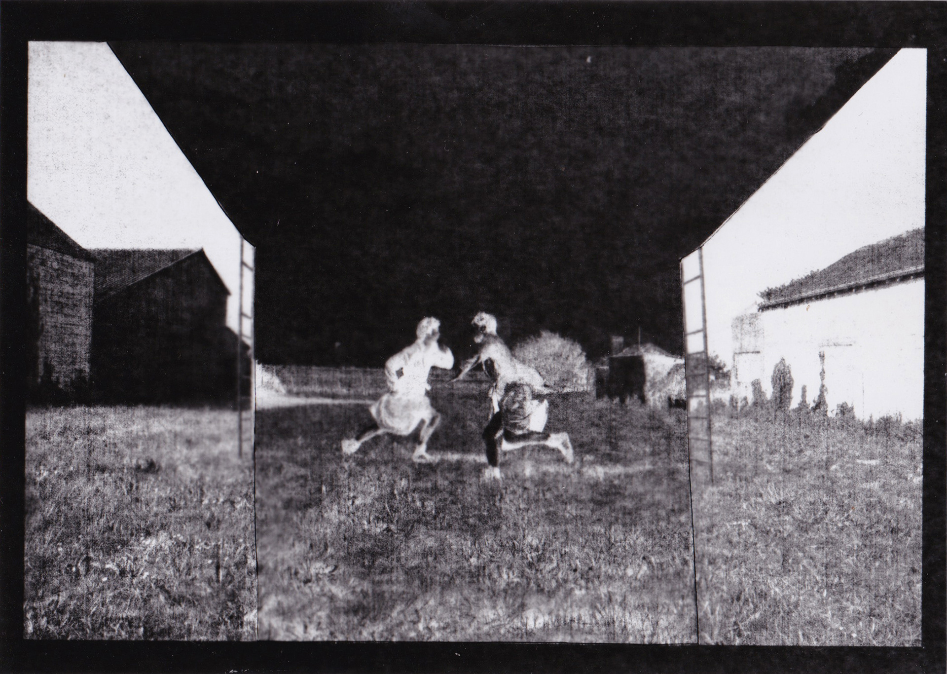 Tomás Amorim, L’échelle, 2020, photogramme/tirage argentique, 30,5 x 40,6 cm.