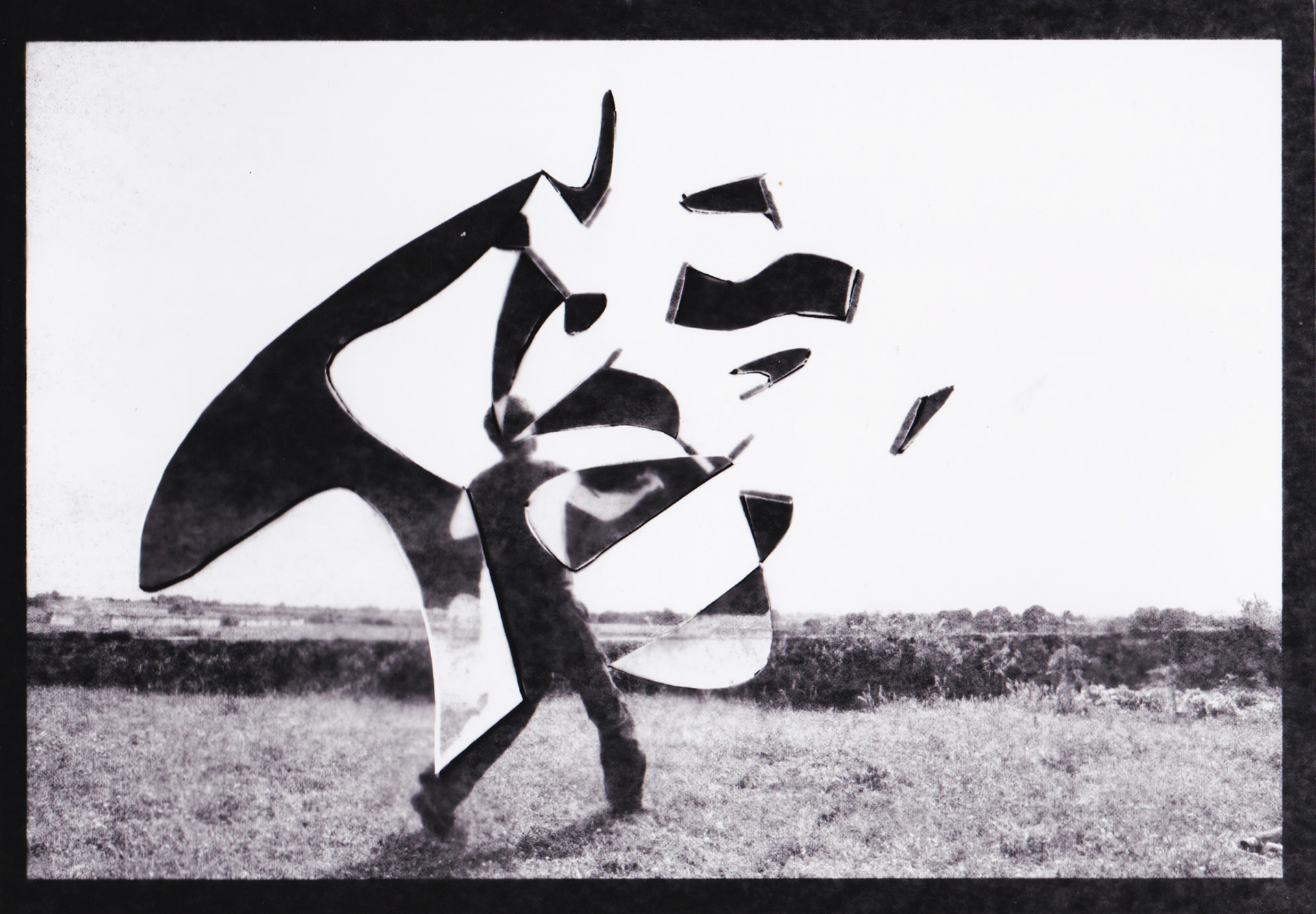 Tomás Amorim, Le mat, 2020, photogramme/tirage argentique, 30,5 x 40,6 cm.