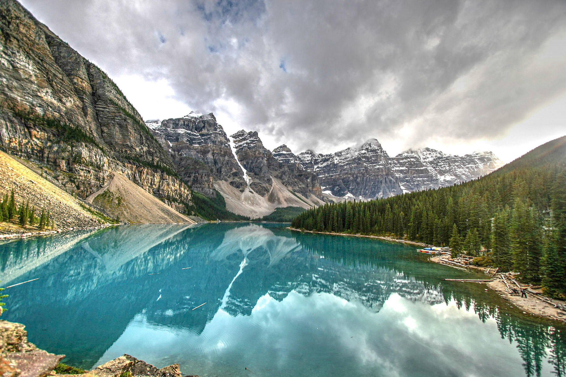 Lake Moraine at Banff national park with reflection on the water