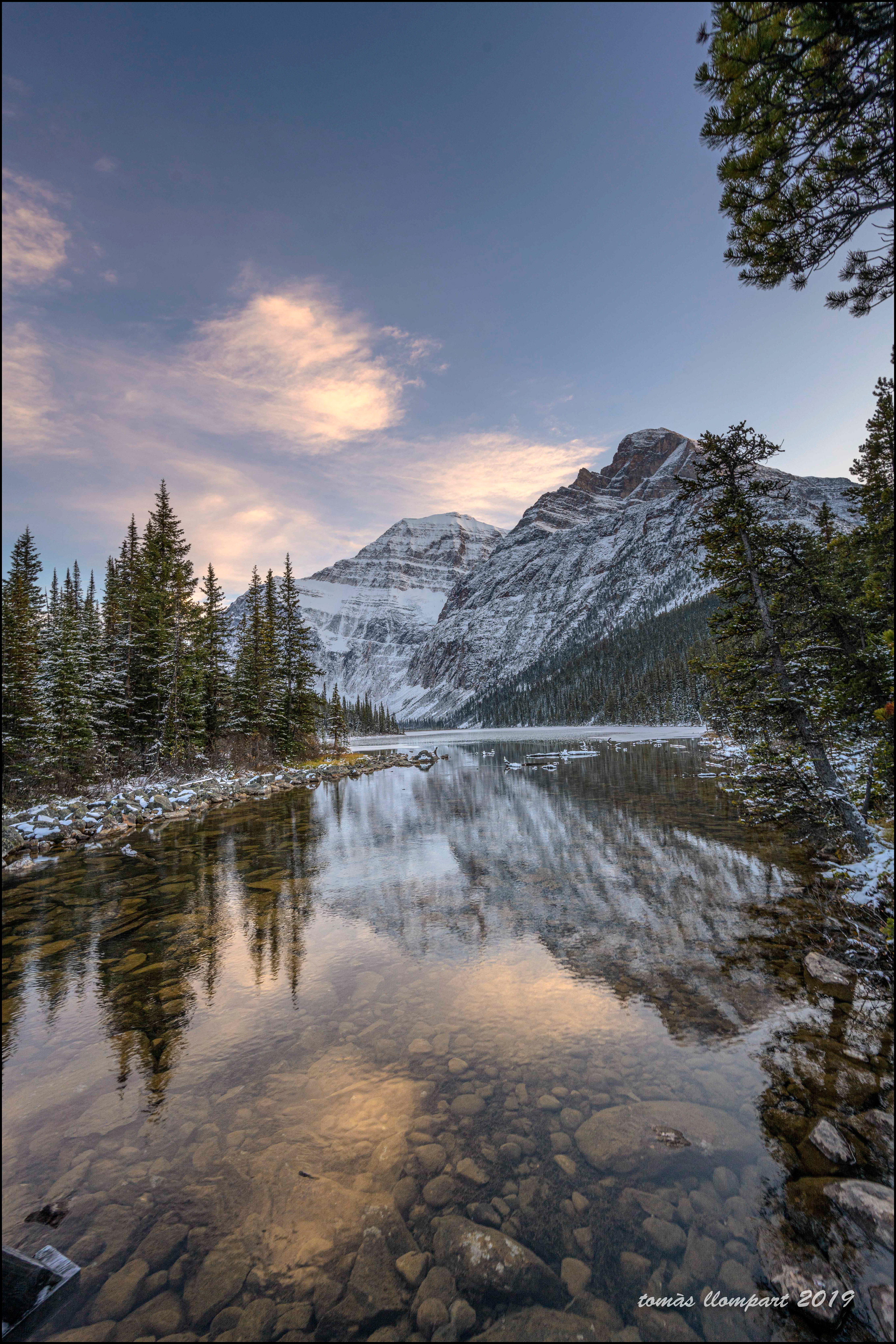 Cavell Lake (Jasper, Canada)