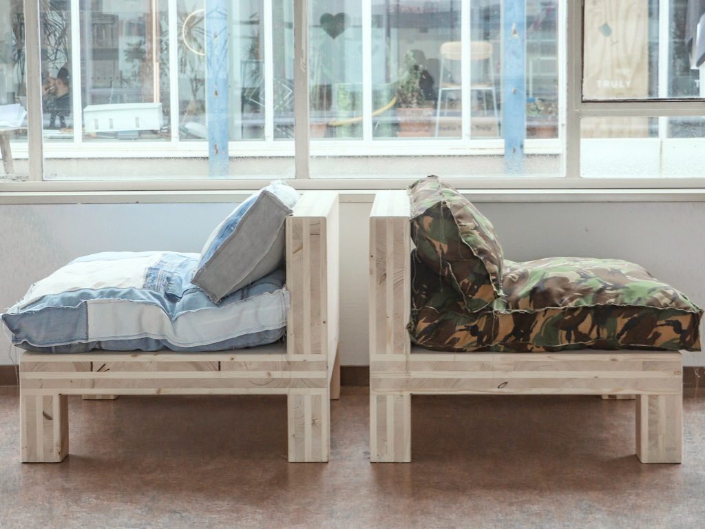 2 loveseats back to back