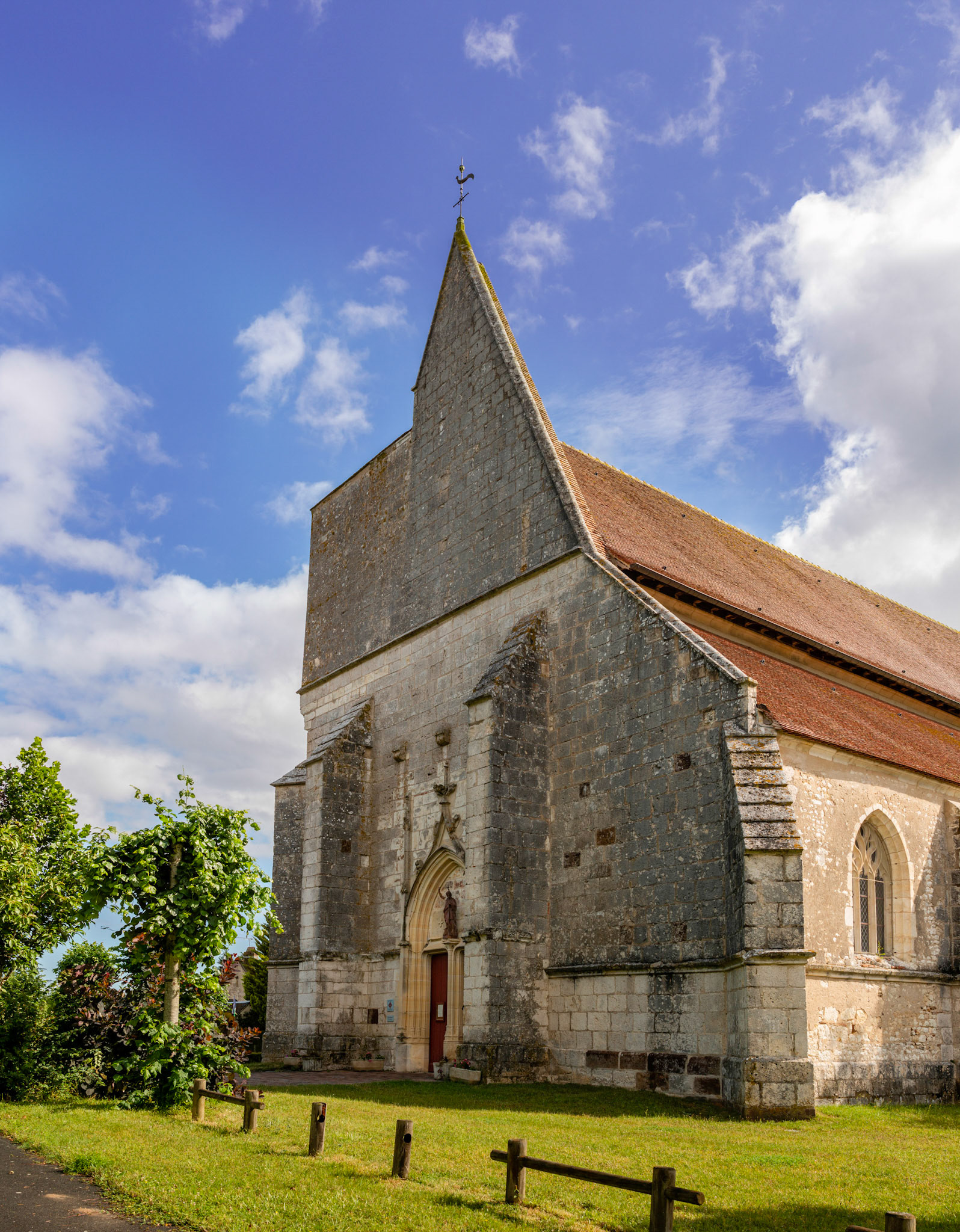Eglise de Sury-près-Léré