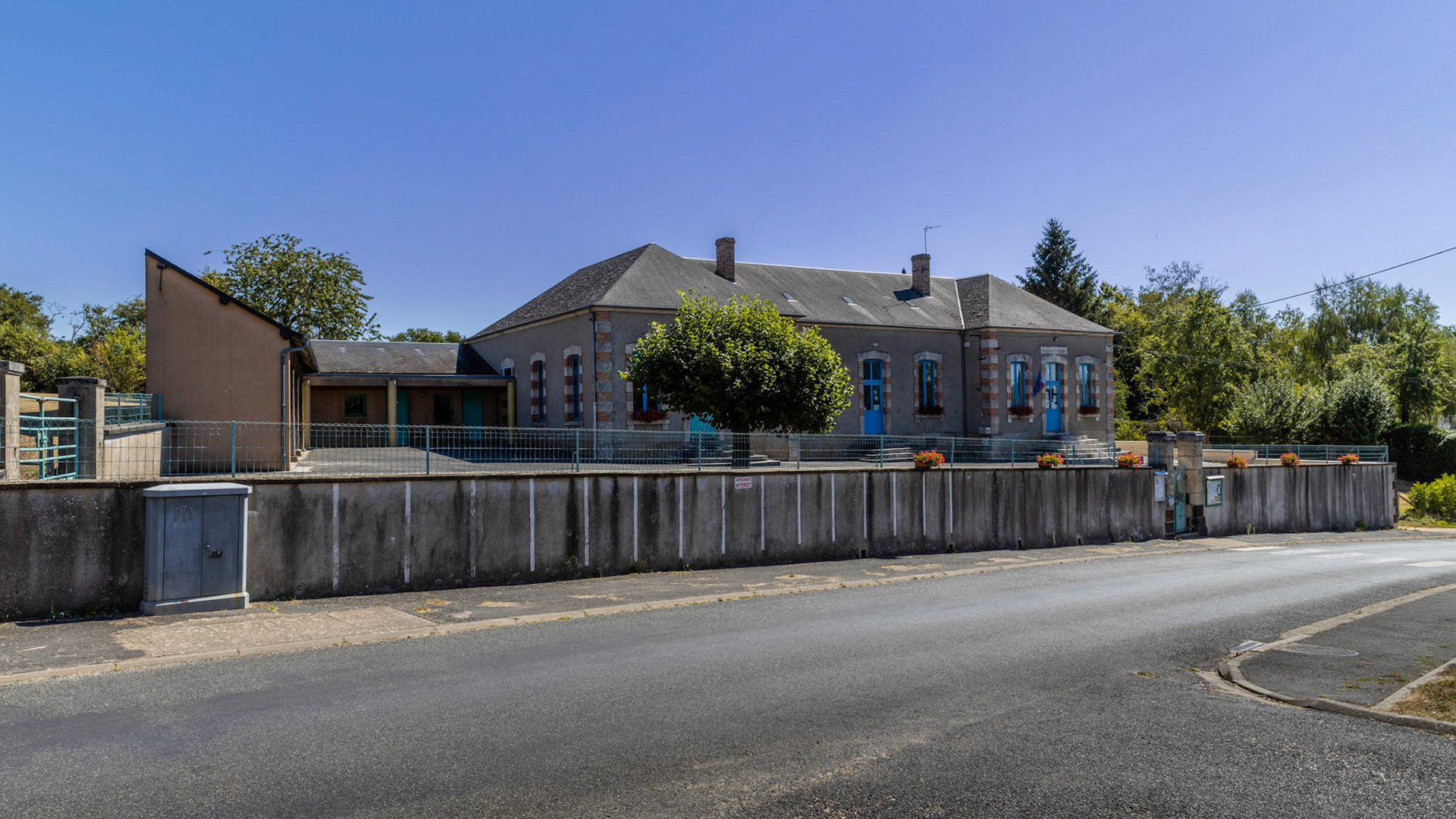 Mairie et Ecole de Subligny