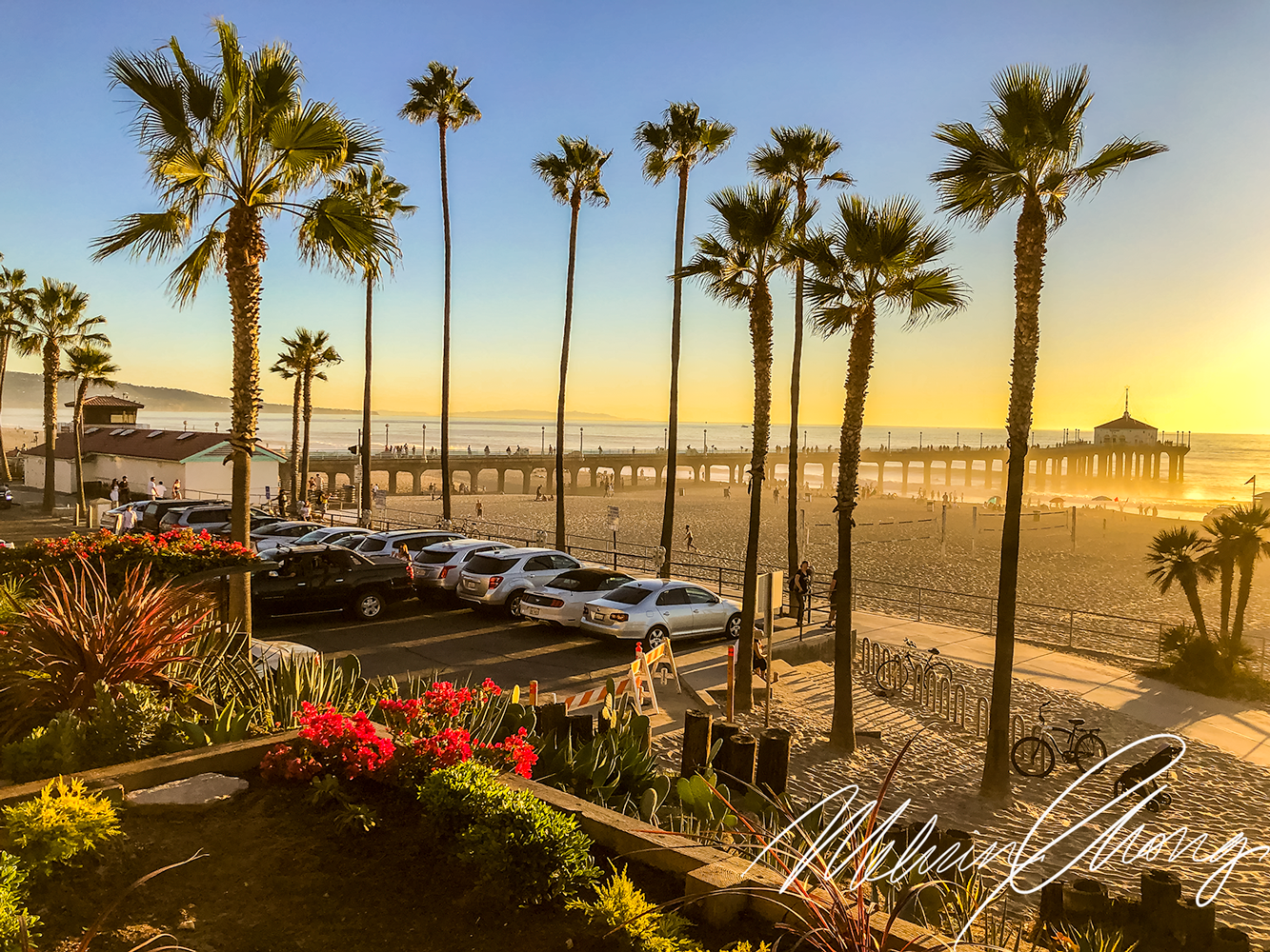 © 2019 | Manhattan Beach looking out at Roundhouse Aquarium | 1442