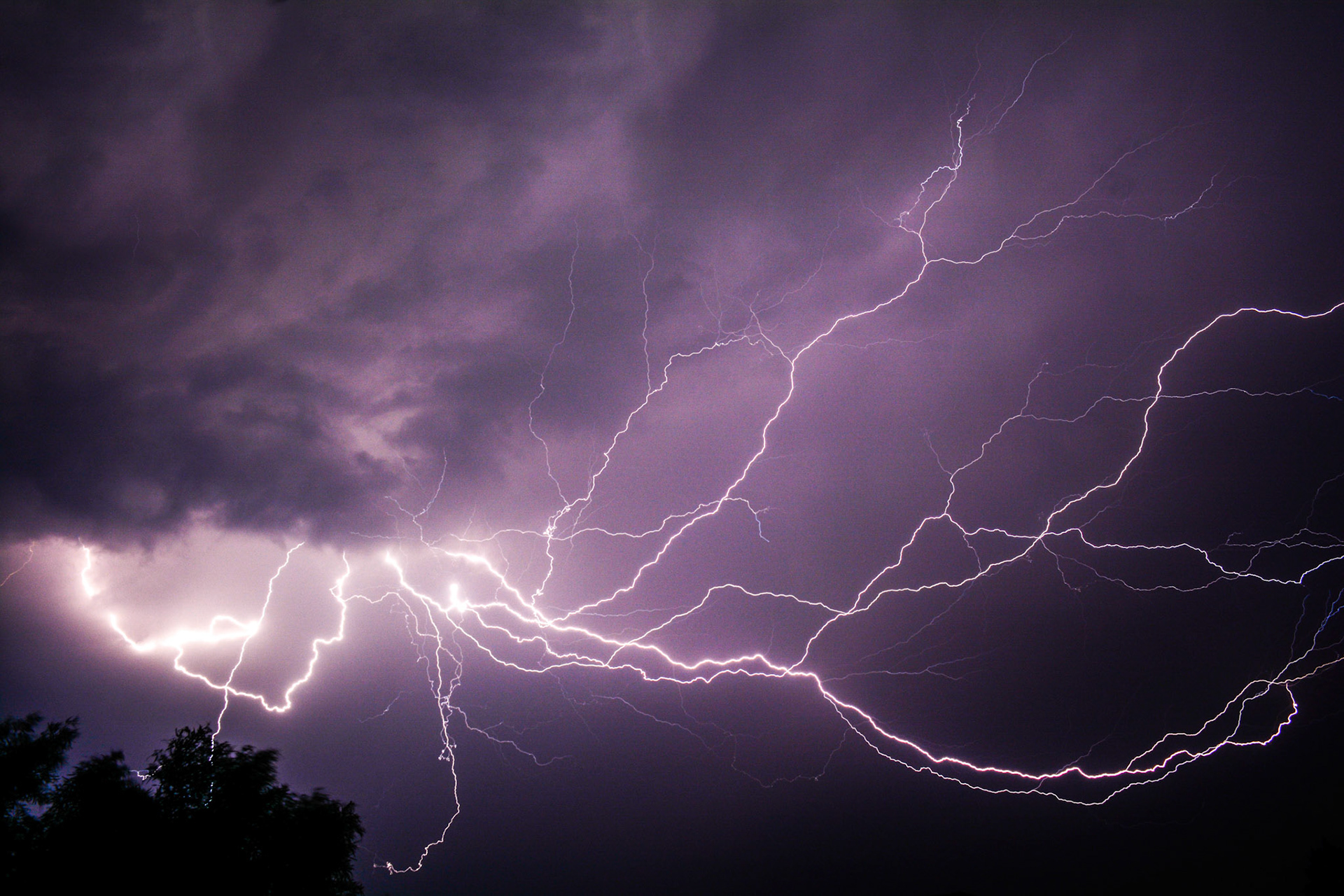 Cloud to Cloud Spider Lightning